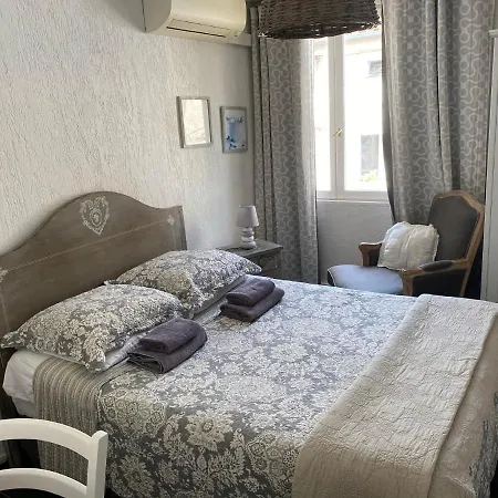 Restaurant Le Provencal * لو غراو دو روا