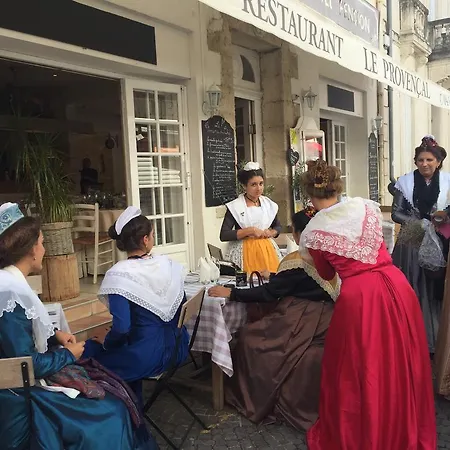 Restaurant Le Provencal فندق