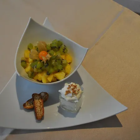 Hotel Restaurant Le Provencal Le Grau-du-Roi