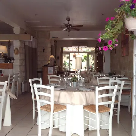 Hotel Restaurant Le Provençal *